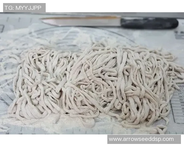 足球明星亲自下厨制作美味面条的精彩瞬间分享 足球明星亲自下厨制作美味面条的精彩瞬间分享